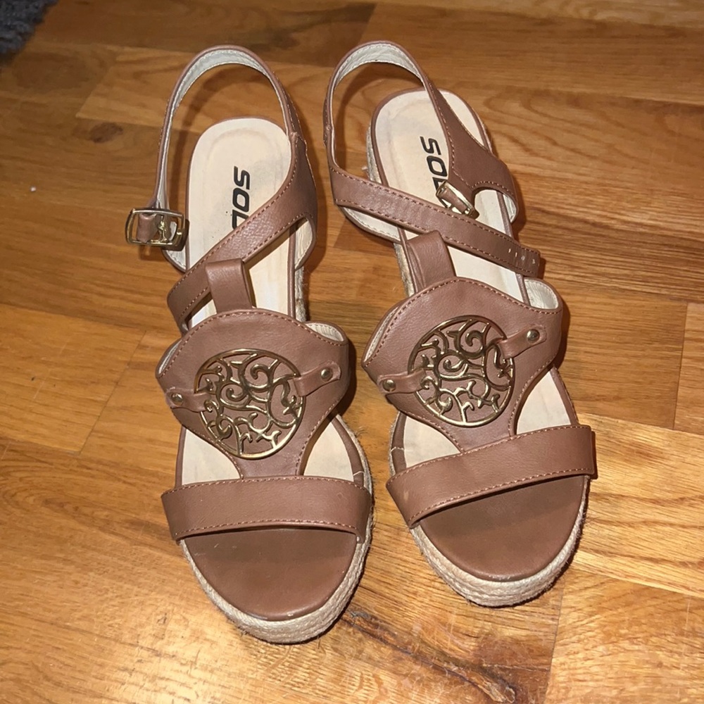 Women soda wedges